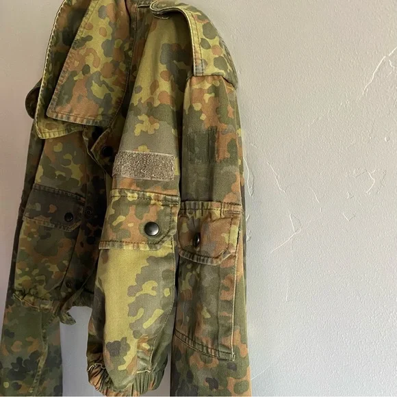 **SOLD** Nasty Gal cropped army military jacket S/M - Picture 9 of 10